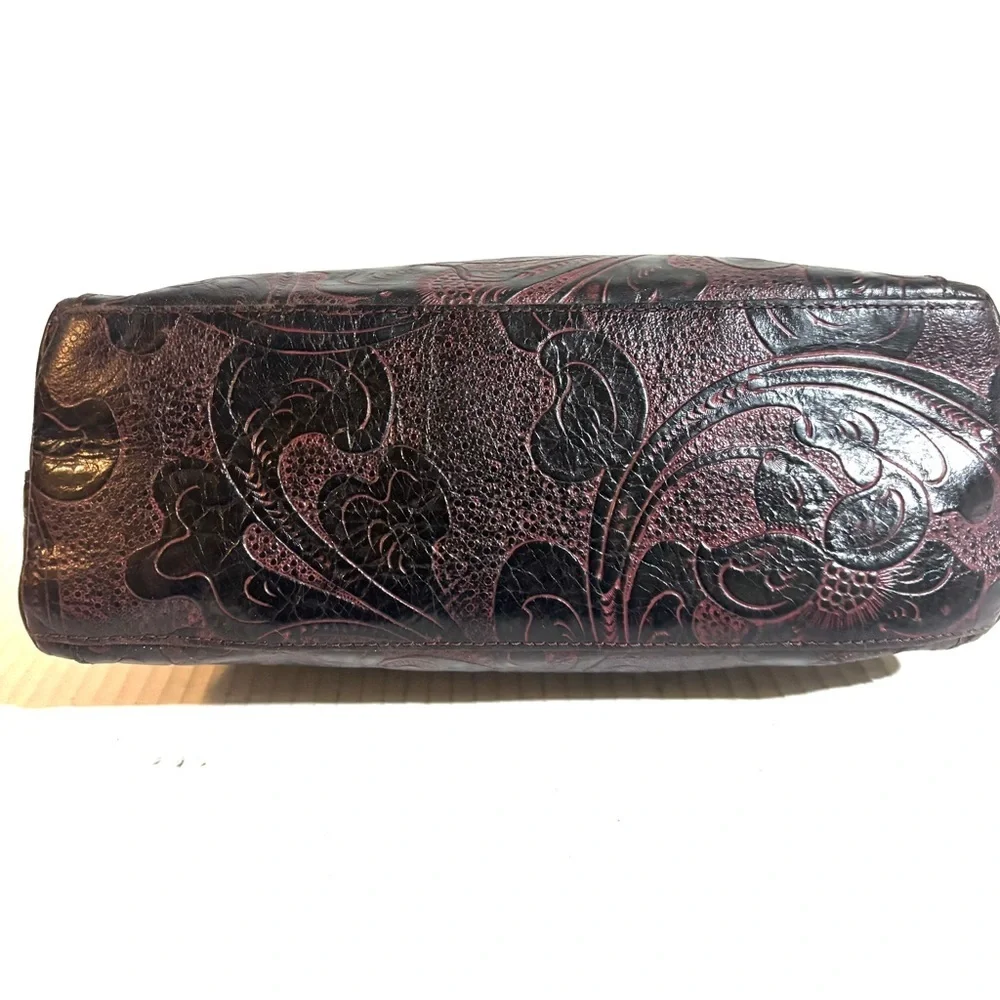 Wilsons leather Elegant Embossed Leather Shoulder Bag - Burgundy - Picture 3 of 5